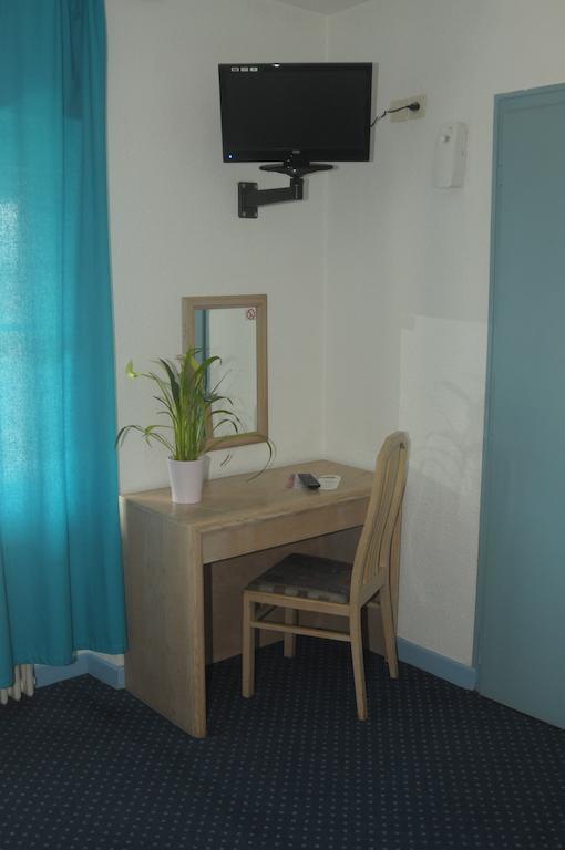 Hotel De La Poste Douvaine Szoba fotó