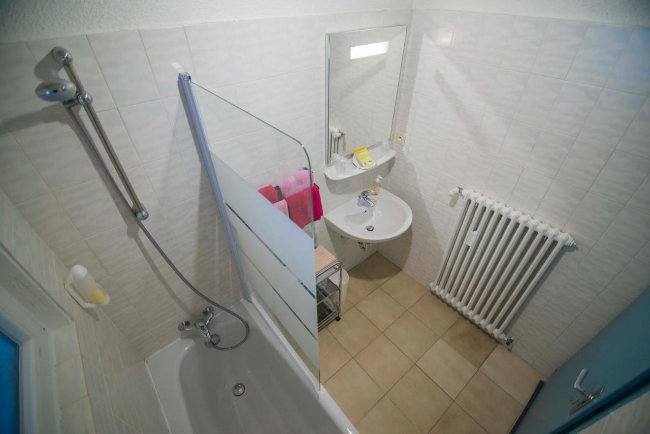 Hotel De La Poste Douvaine Kültér fotó